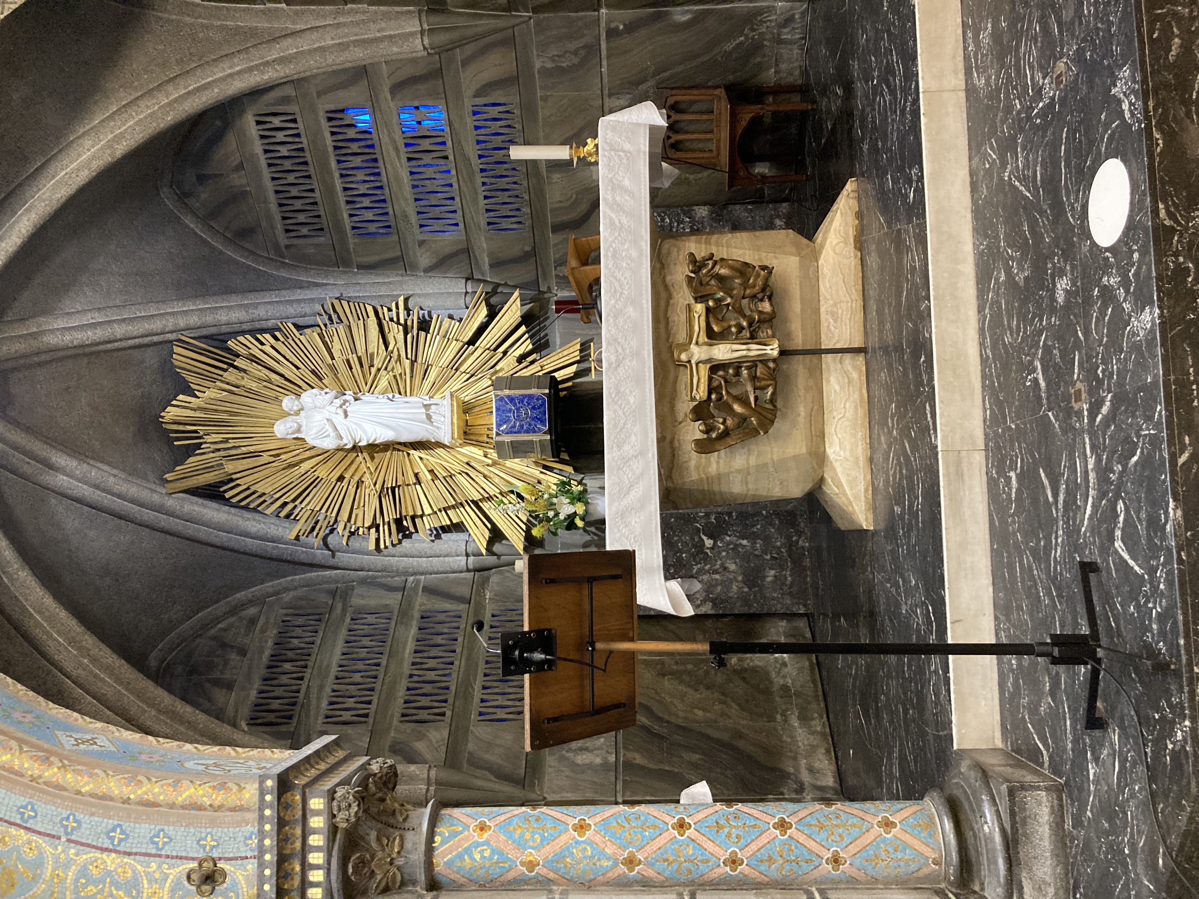 altar Mary